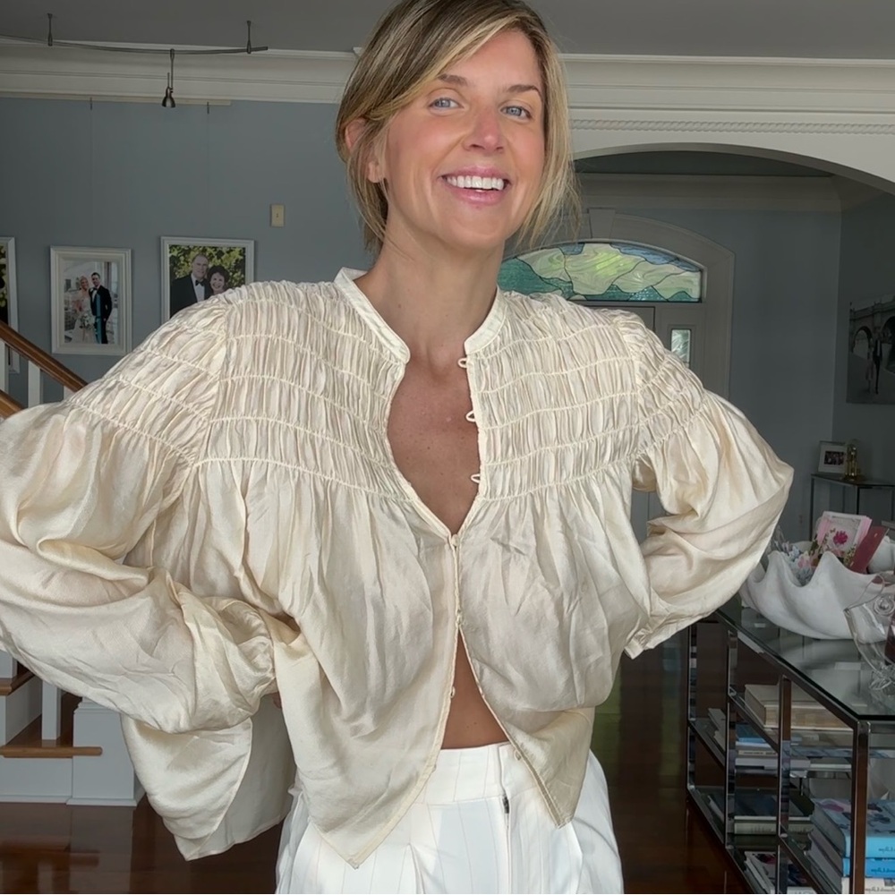 Frame Silk Cream Smocked Blouse
